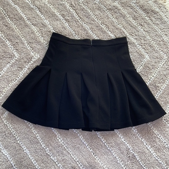 Shein EZ wear Zipper Solid Pleated Skirt size Small - Picture 5 of 5